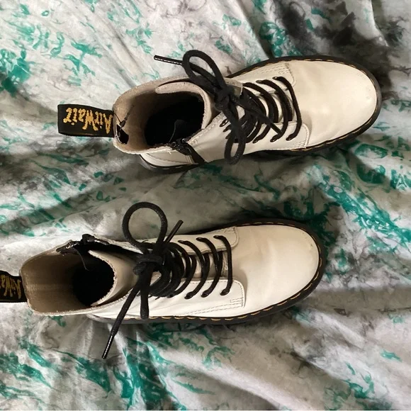 Dr. Martens White Leather Lace-Up Jadon Boots 6 - Picture 3 of 15